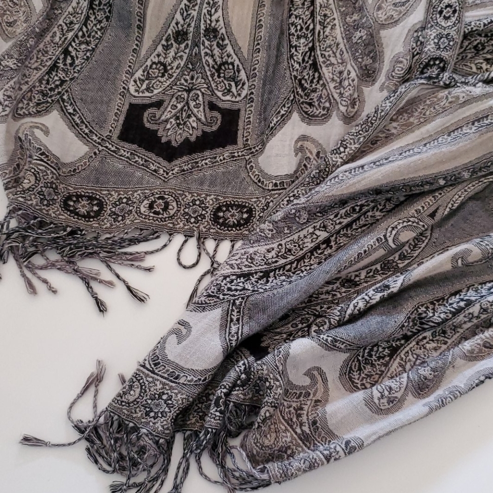 Paisley Pattern Scarf